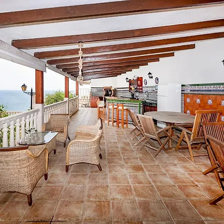 Bhost - Sunrise Villa